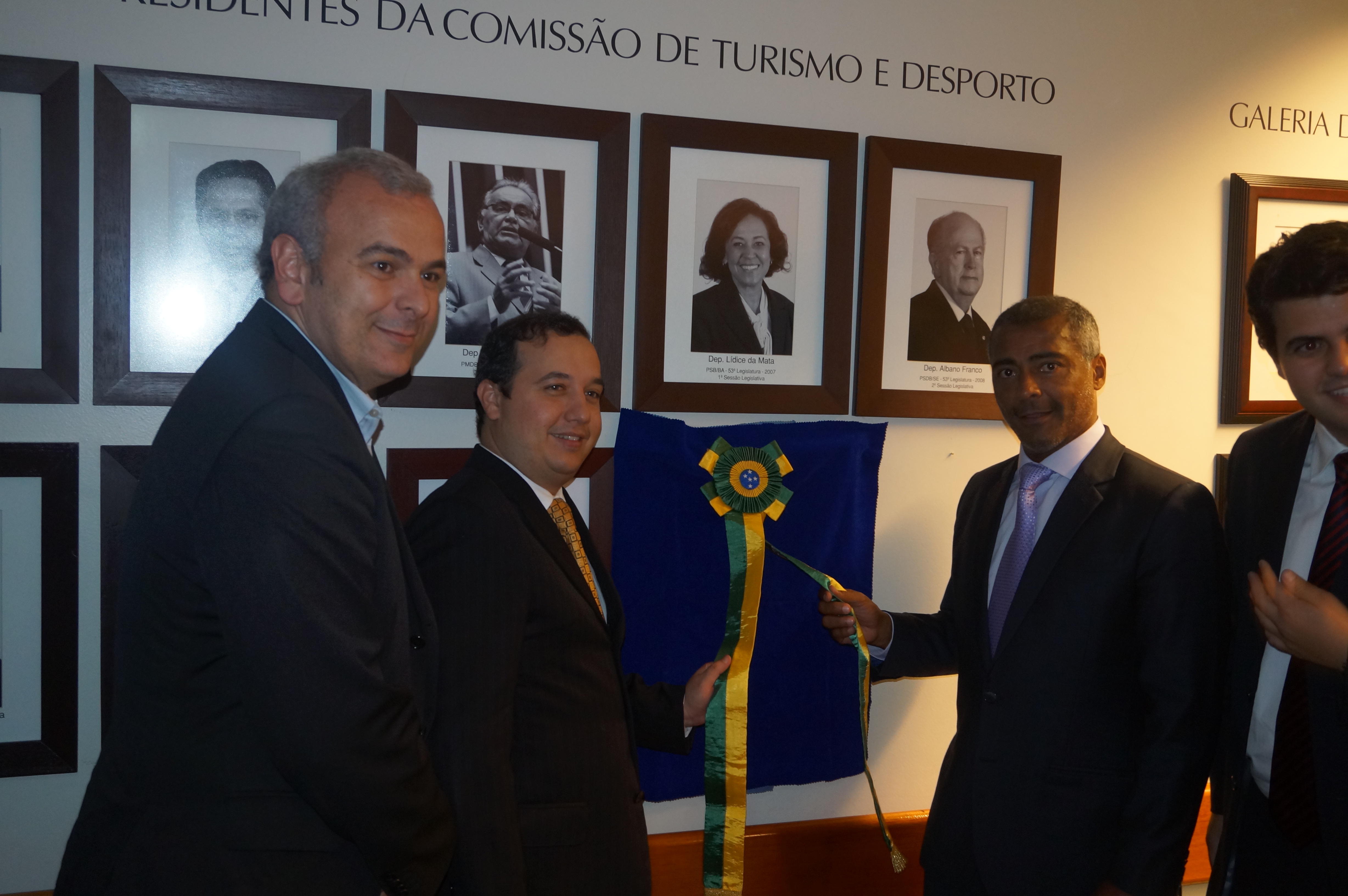 Inauguração da fotografia de Romário na galeria de ex-presidentes da CTD.